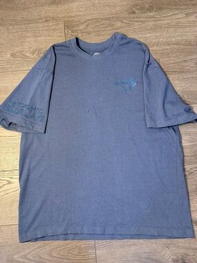 Men’s Toronto blue jays shirt